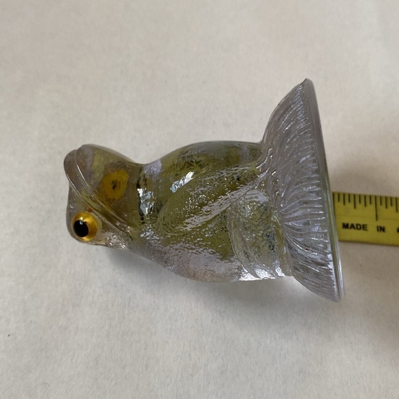 Summit Glass Frog Figurine - Picture 7 of 8